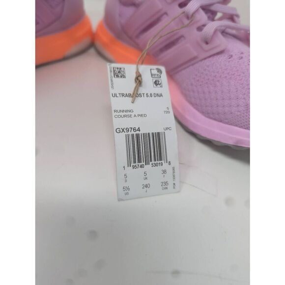 $220 NEW ADIDAS BOOST RUNNING SHOES - Picture 10 of 10